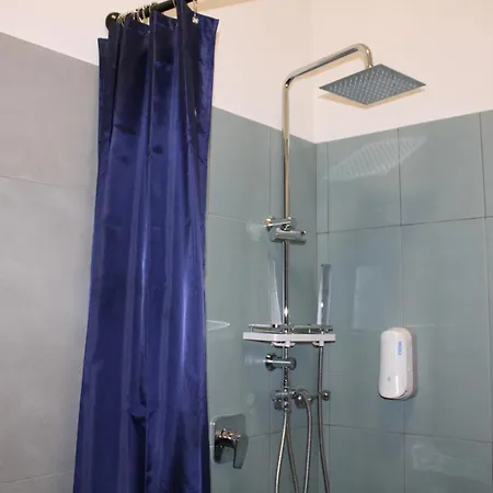 Hostal Scout Center *