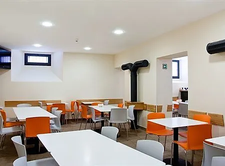 Hostal Scout Center *